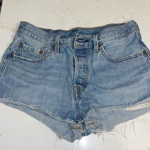 Levi’s 501 cutoff shorts